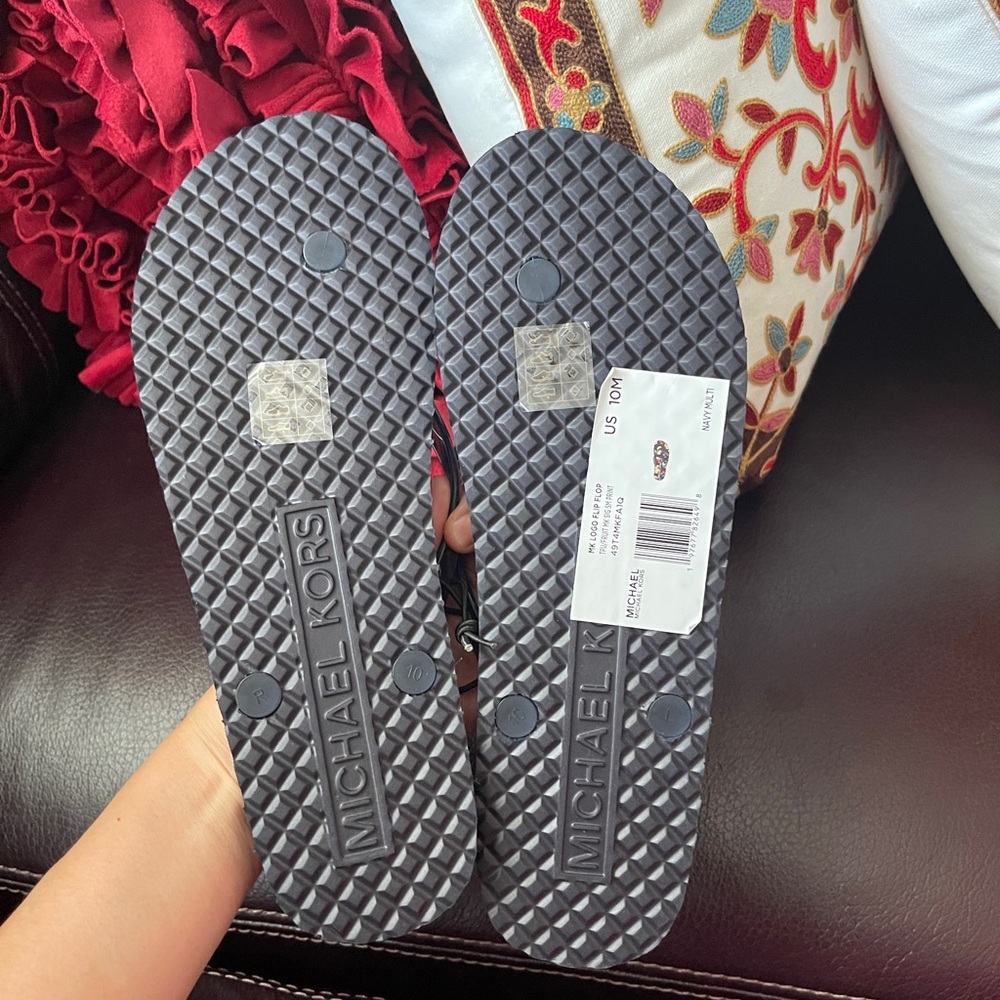 Michael Kors MK Logo Flip Flop Fruit Print Thong Sandal Slide Navy - Picture 4 of 4